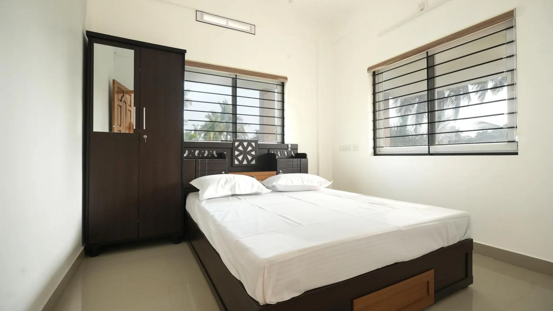 Medihome Group Kochi 0*,  India